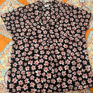 Cabi short sleeve size m